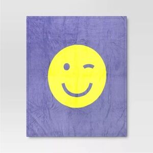 Smiley Chartreuse Flutter Throw Blanket - nwt  Lightweight 50x60
